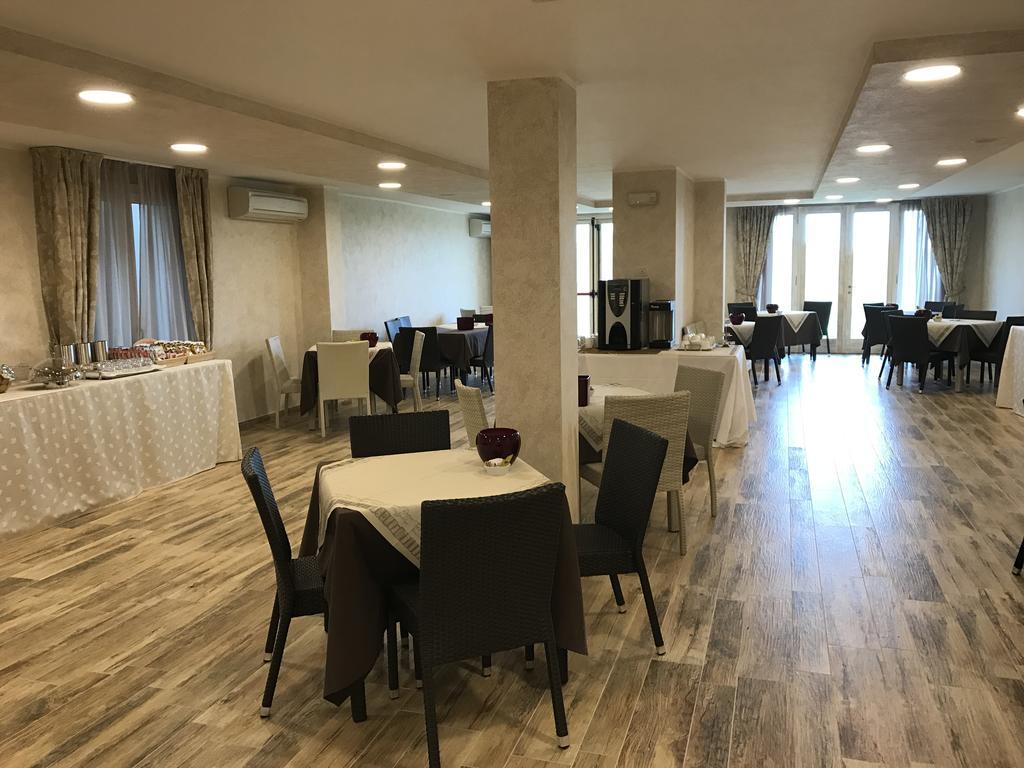 Relais Mondotella ポッツォレンゴ エクステリア 写真