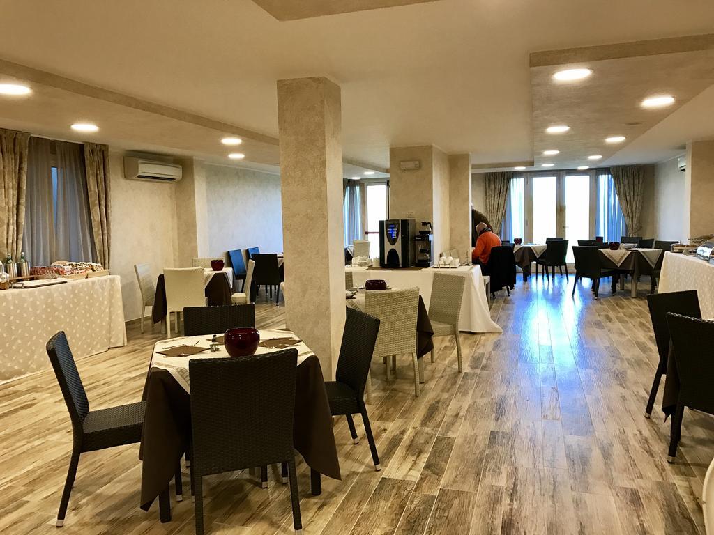 Relais Mondotella ポッツォレンゴ エクステリア 写真
